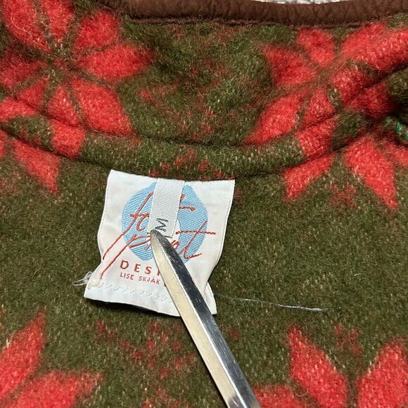 Vintage Norwegian Wool Vest Sleeveless Jacket Footprint Design Medium Red - Picture 3 of 14